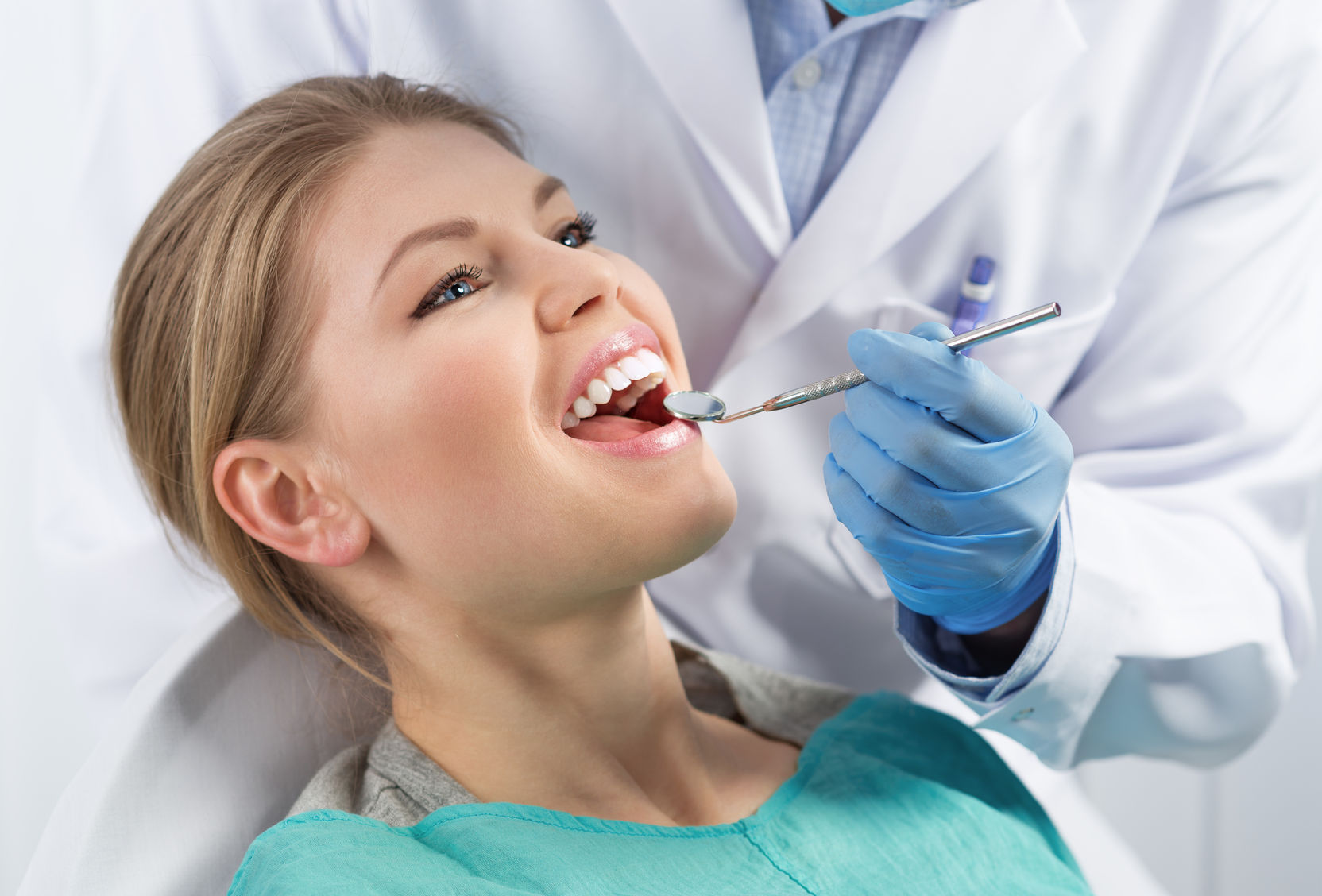 Details About the Dental Implant Process Before Going to Your Dentist